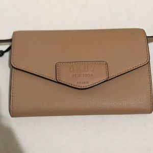 SULLIVAN CBODY WALLET DKNY